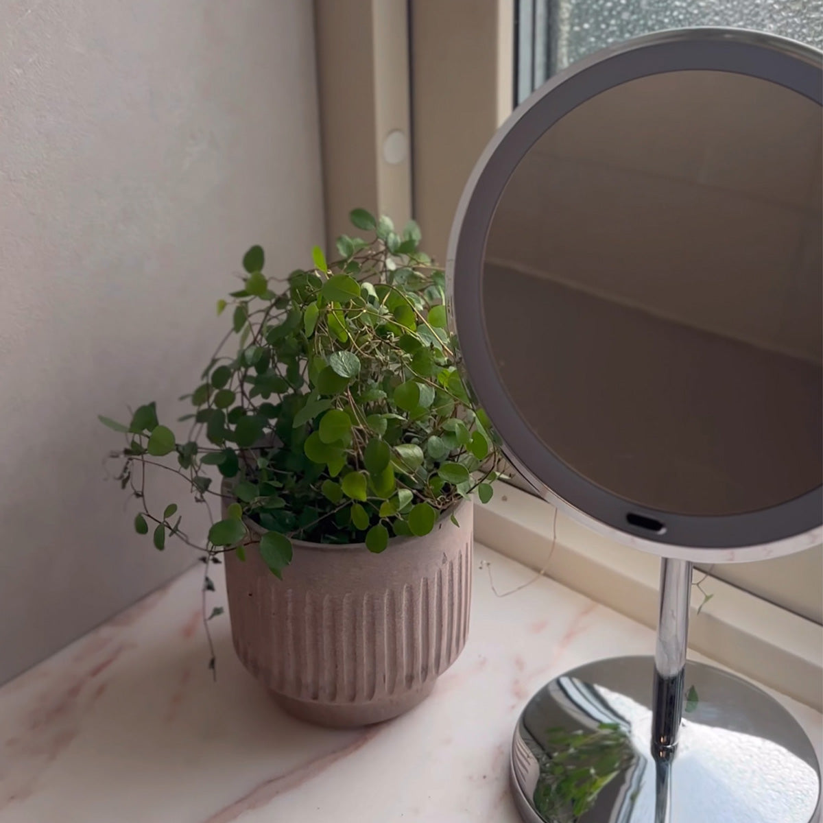 Makeupspejl Smedbo Glow Fritstående LED Krom Blank