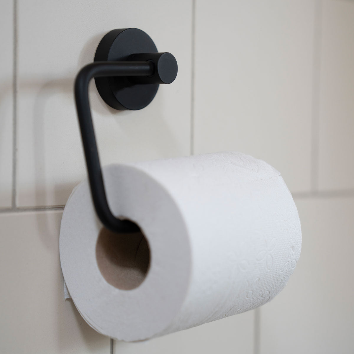 Toiletpapirholder Smedbo Home Sort Mat