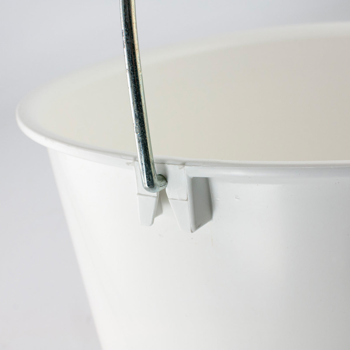 Spand 20 L Hvid Heavy Duty med tud