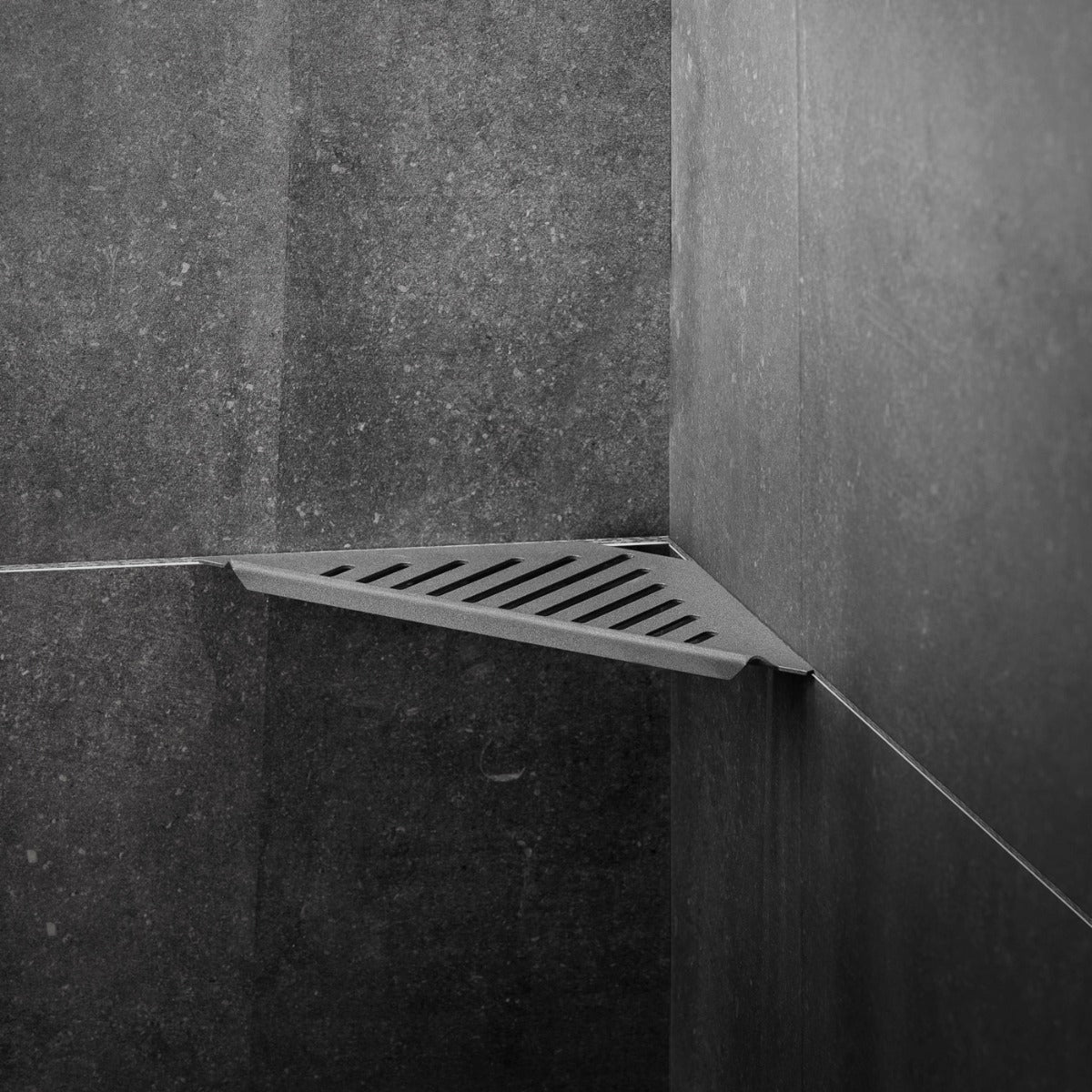 Brusehylde hjørne New York Mørk Granit