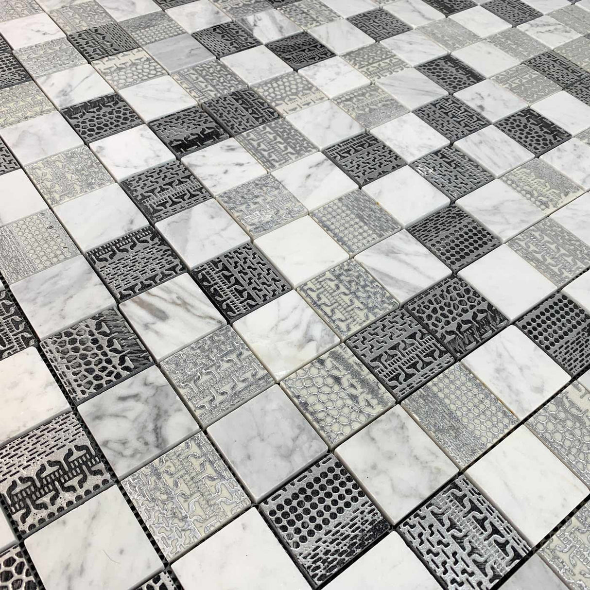 Mosaik Laura